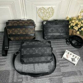 Picture of LV Mens Bags _SKUfw113379477fw
